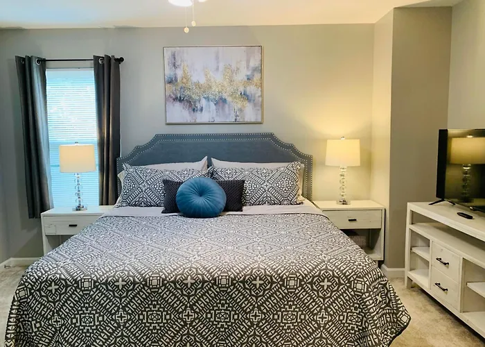 Sleek Retreat W/ Modern Vibes